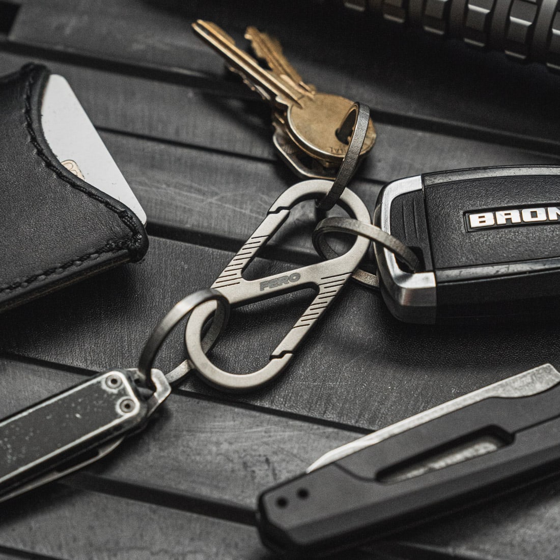 FERO TI: Titanium Quick Release Double Side Key Clip w/Key Ring