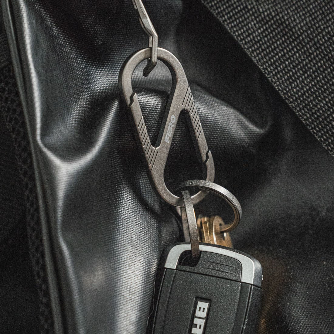 FERO TI: Titanium Quick Release Double Side Key Clip w/Key Ring