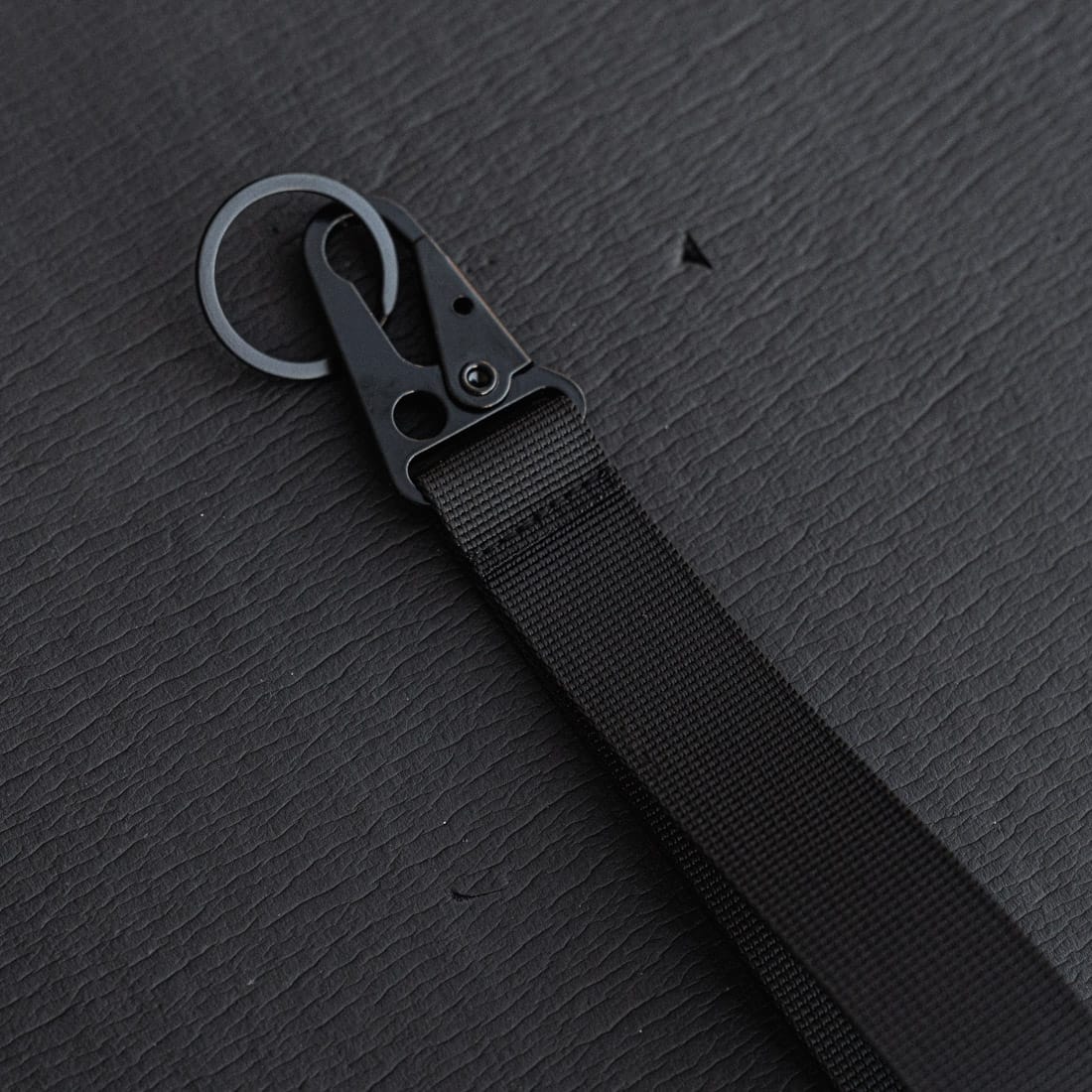 Clash Hook Loop Keychain - Stealth Black