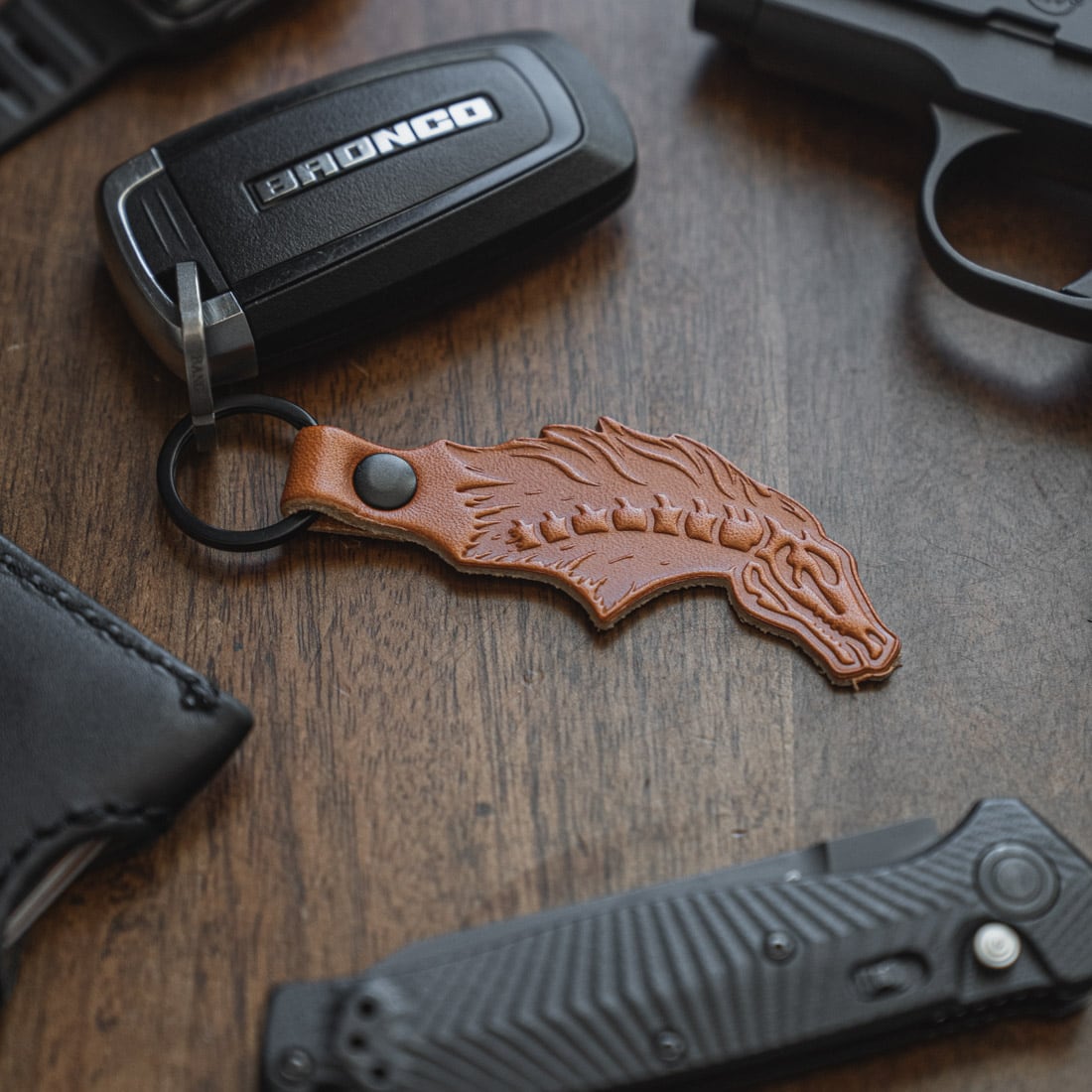HORO BLACK – Leather keychain holder